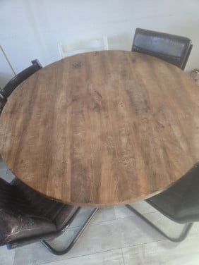 Mangohouten eettafel + 4 echt lederen stoelen