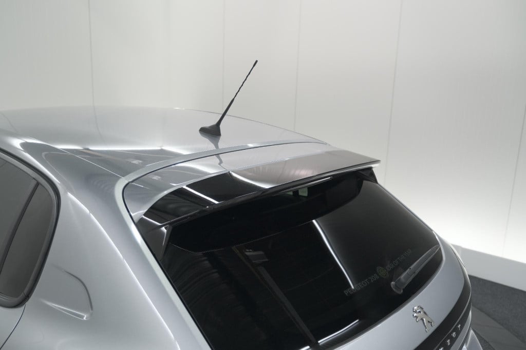 Peugeot 208 puretech 100 allure | camera | navigatie | apple carplay | park