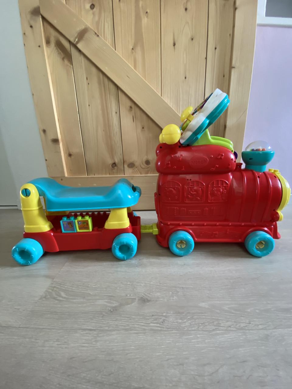 VTech Baby Rijd en Leer letterlocomotief