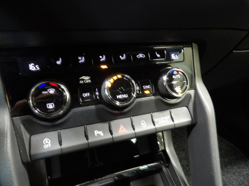 Skoda Karoq 1.5 tsi act greentech 150pk dsg-7 sportline business