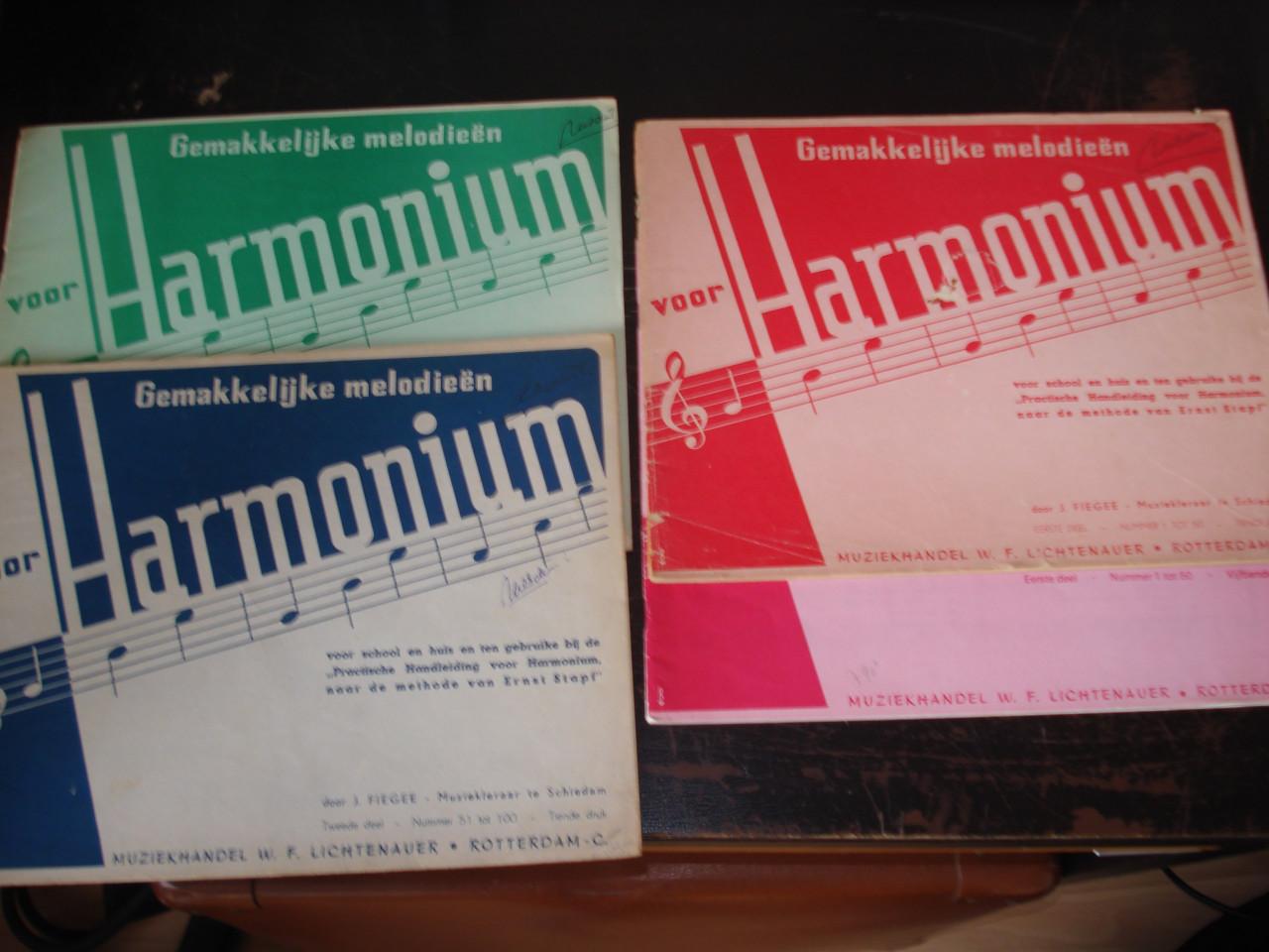 Oude harmonium boeken