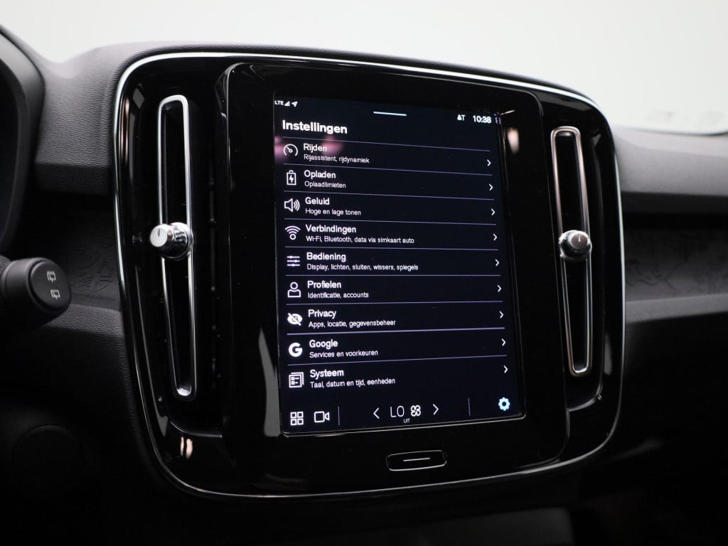 Volvo XC40 recharge core | automaat | lmv | parkeer sensoren | virtual cock