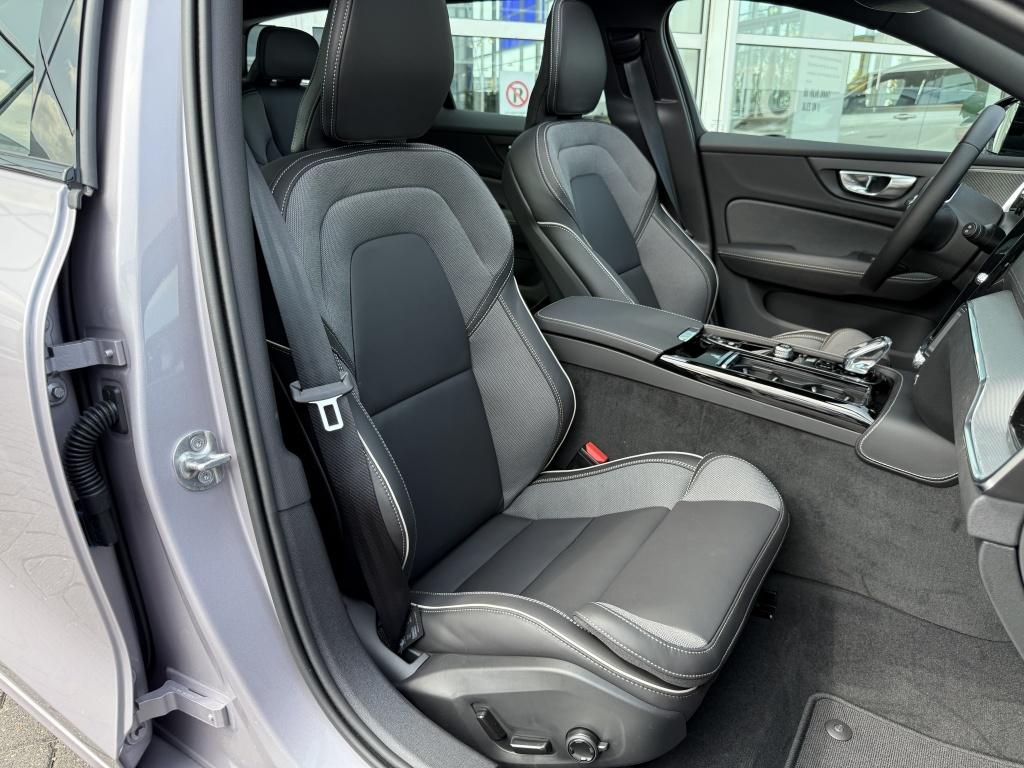 Volvo V60 t6 398pk recharge ultra dark| panodak| 360camera| adap.cruise| a