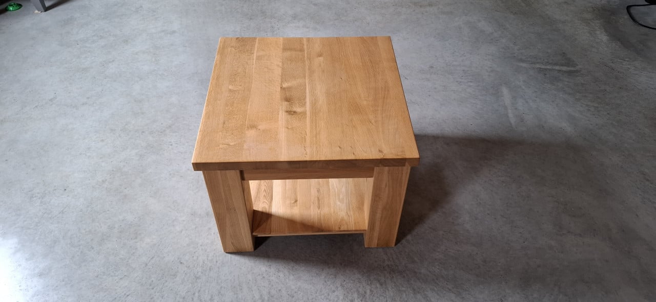 Eikenhouten bijzettafels
