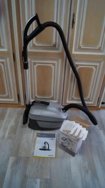 Nilfisk elite energy 750 Watt classic parket / gladde vloer stofzuiger.