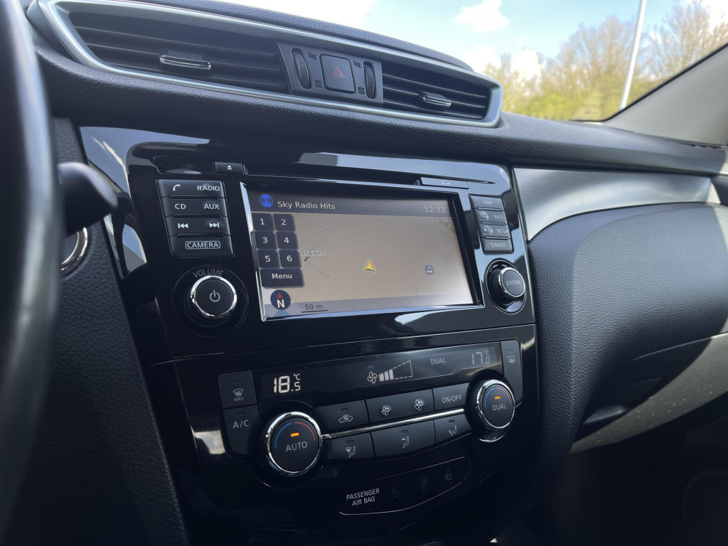 Nissan Qashqai 1.2 n-connecta design pack | panoramadak | navigatie | 360° 