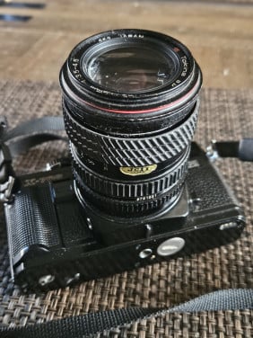 Mooie vintage jaren 80 analoge Minolta X-700 SLR 35 mm filmcamera...