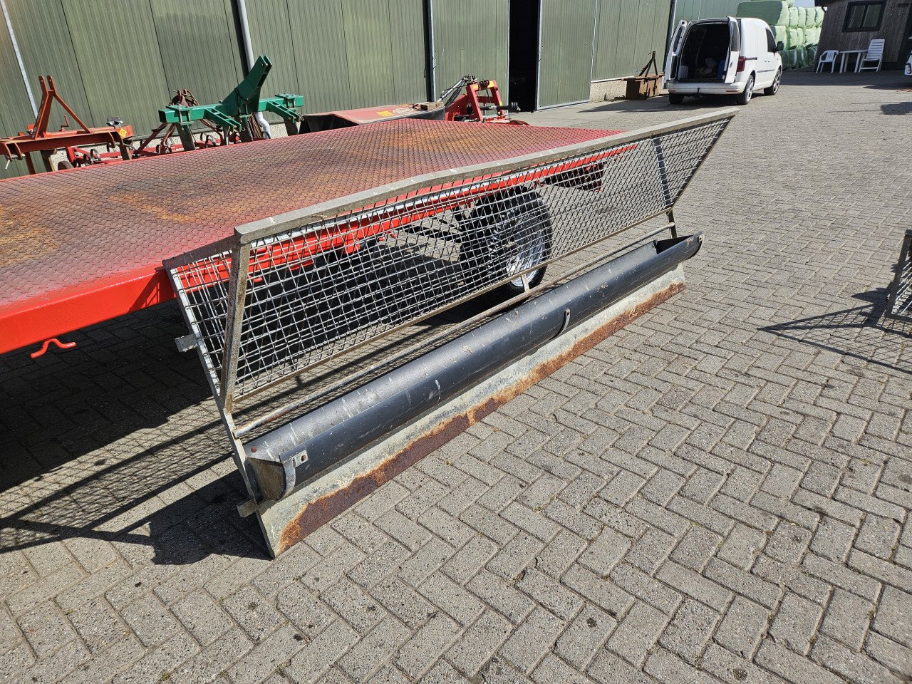 Voederhekken met voergoot en hooiruif