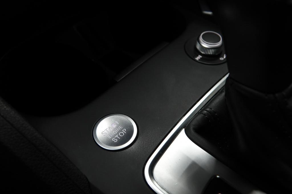 Audi Q2 35 tfsi s edition | keyless | acc | camera |