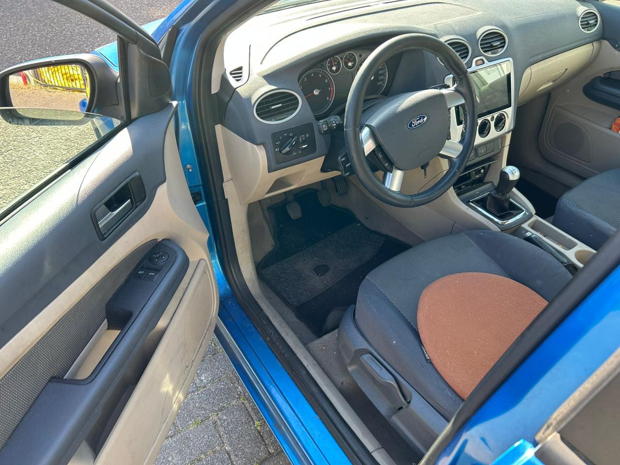 Ford Focus 1.6-16V First Edition €799 Carplay