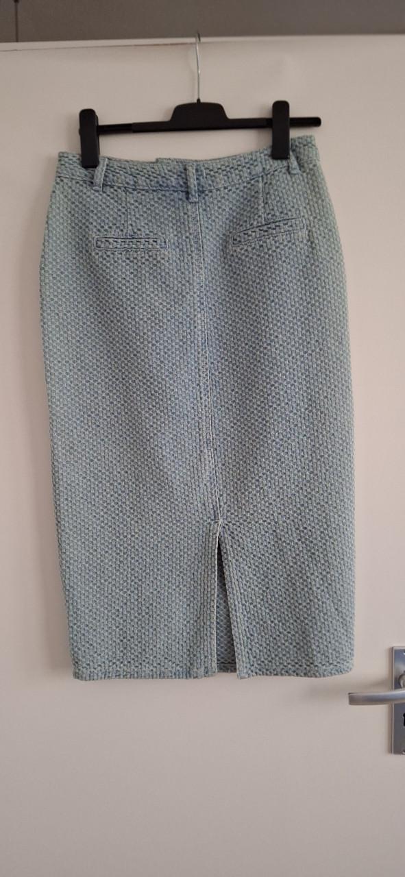 Jeansrok,lengte 80 cm blauw /grijs. 38-40