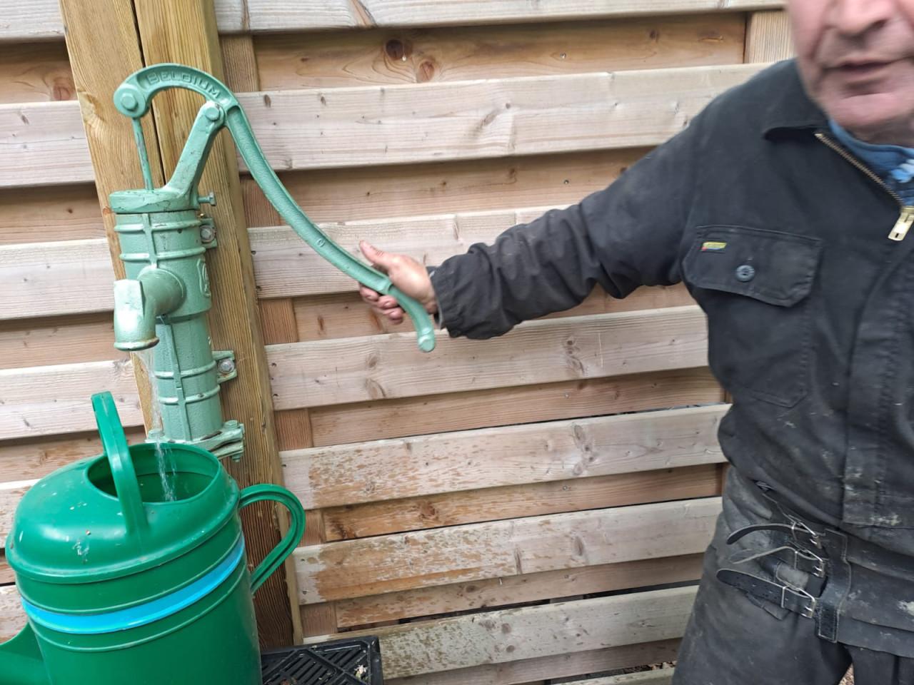 Water putboring bron slaan