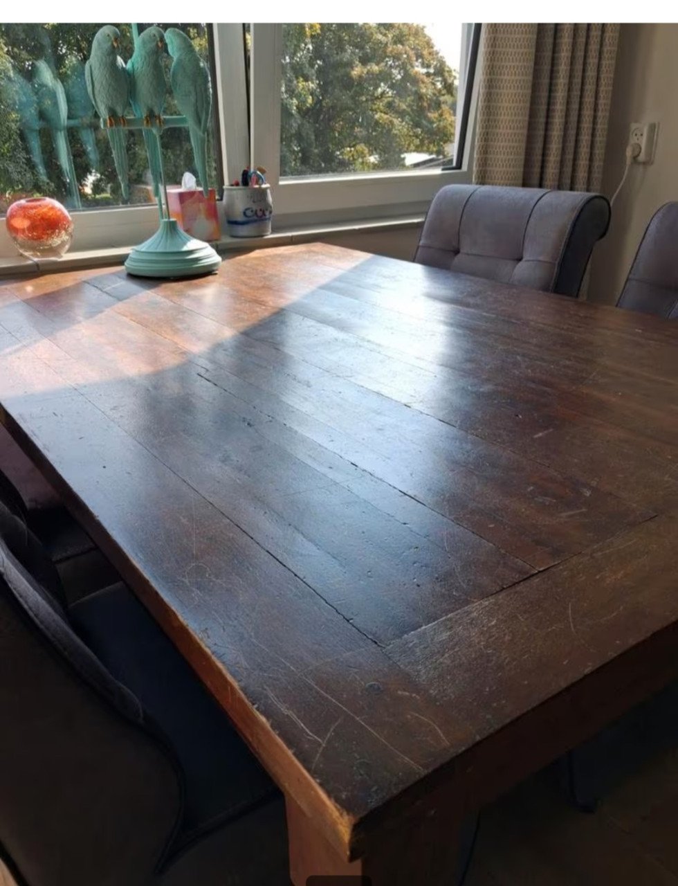 Eethoek met 4 stoelen op wieltjes