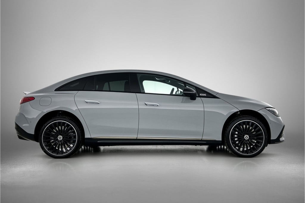 Mercedes-Benz Eqe 300 business solution amg 90 kwh | nightpakket | rijassis