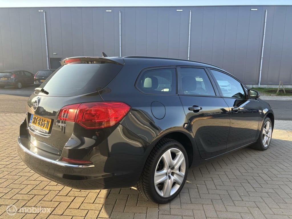 Opel Astra sports tourer 1.4 turbo design edition