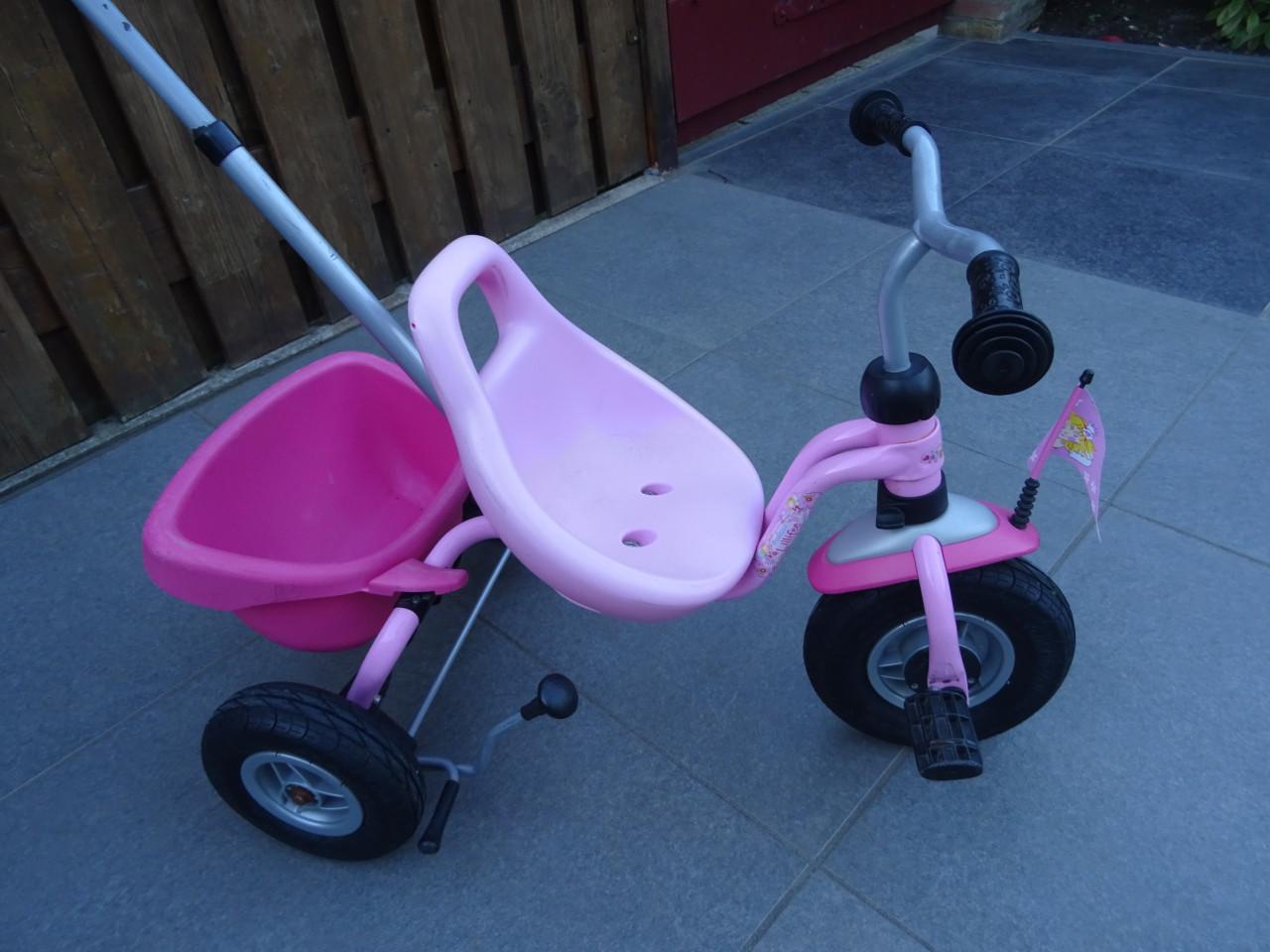 Driewieler Puky met duwstang