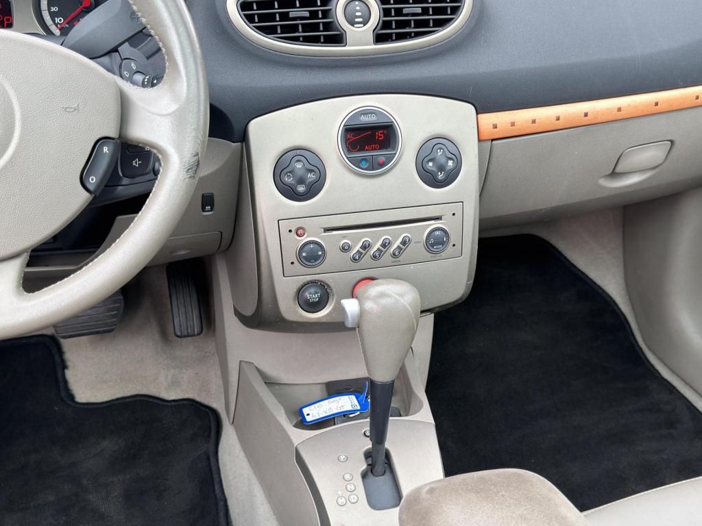 Renault Clio 1.6-16v initiale automaat leder pano clima