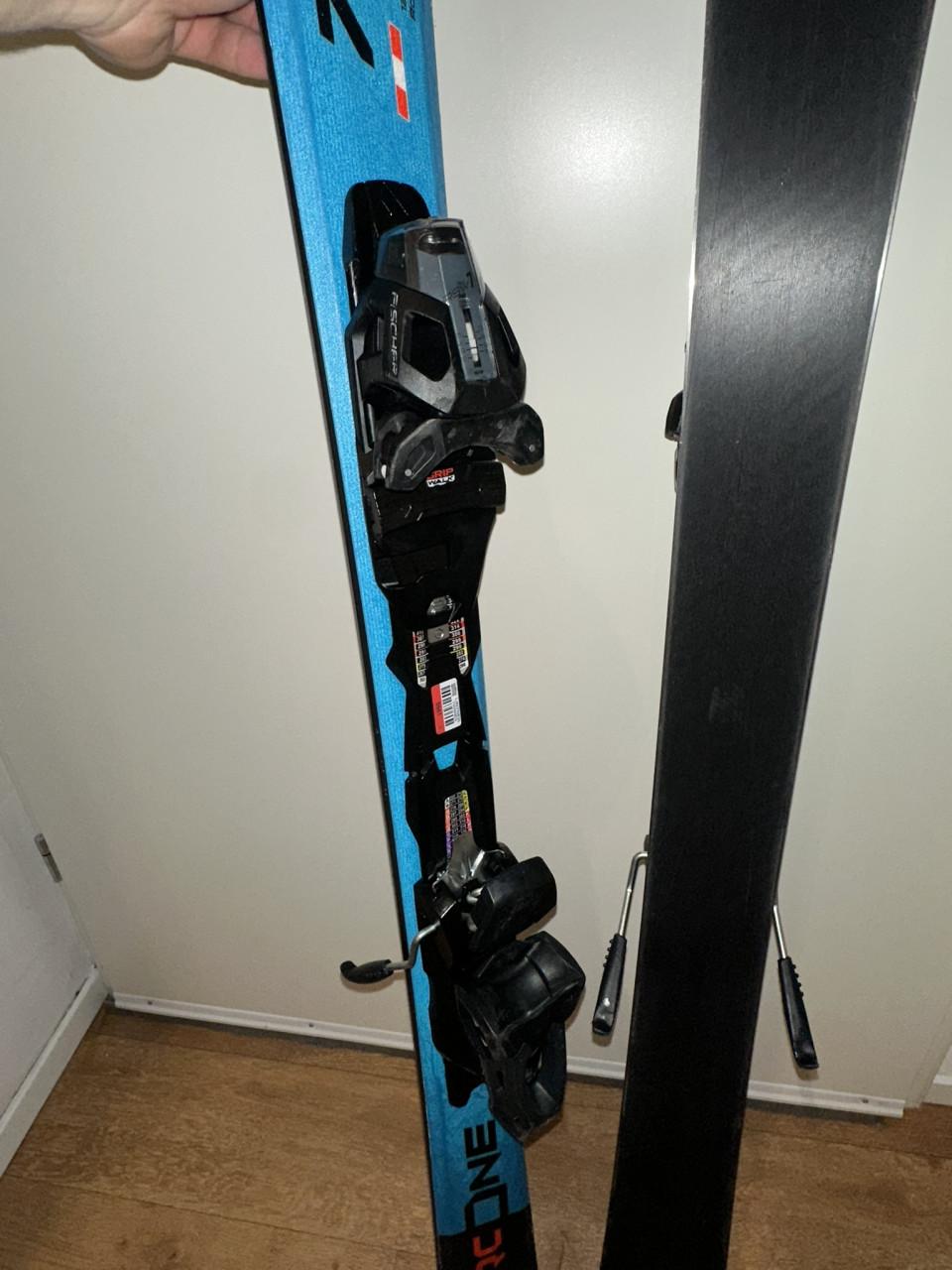 Fischer RC One 77 XTR – 151 cm incl. bindingen