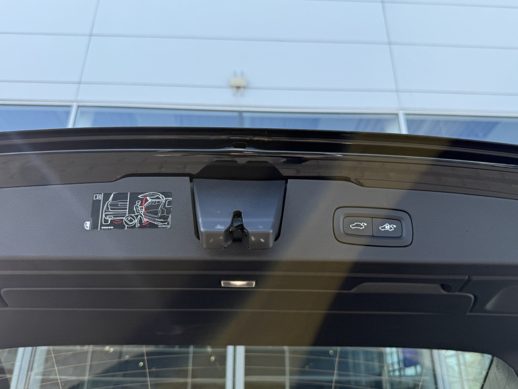 Volvo V60 v60 t6 340pk r-design| panodak| adap.cruise| 360camera| hud| key