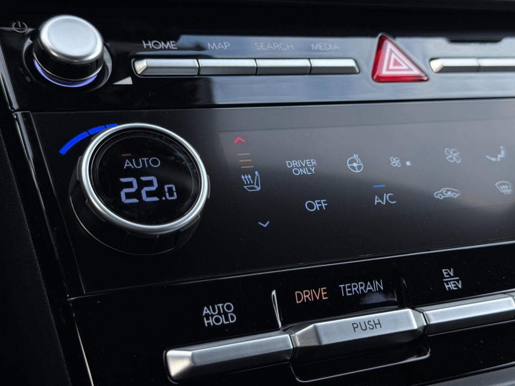 Hyundai Santa Fe 1.6 t-gdi phev black line 4wd 6p. cyber sage lakkleur