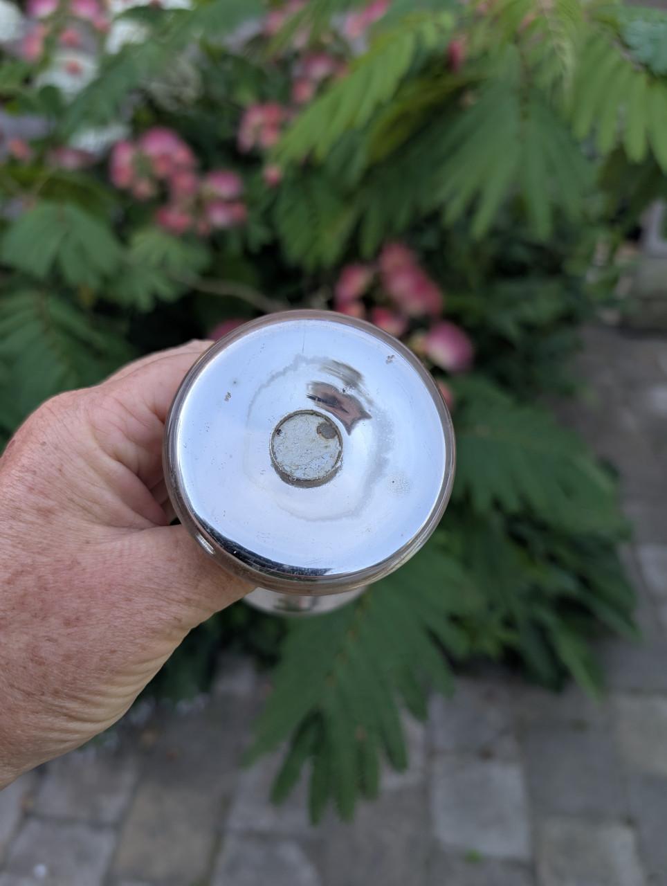 Verzilverd armeluisglas / kelk met gegraveerd decor- vintage