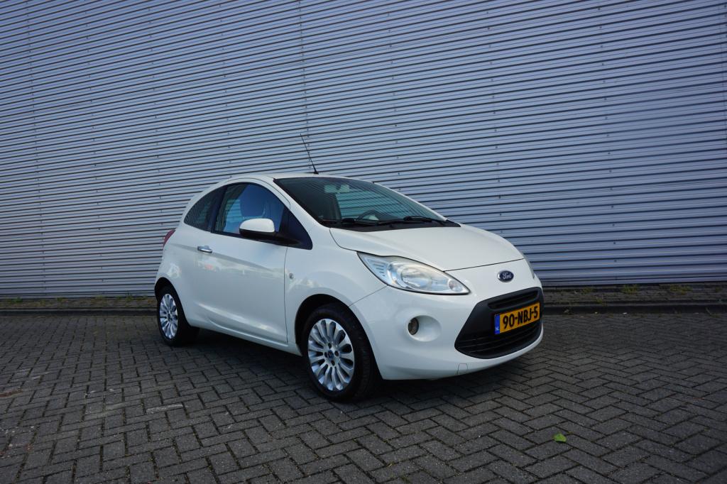 Ford KA 1.2 titanium airco / elektr. ramen / lm velgen / nap / nieuwe apk!