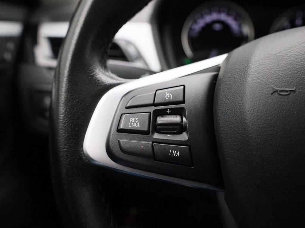 BMW X1 sdrive20i executive | automaat | apple carplay / android auto | pano