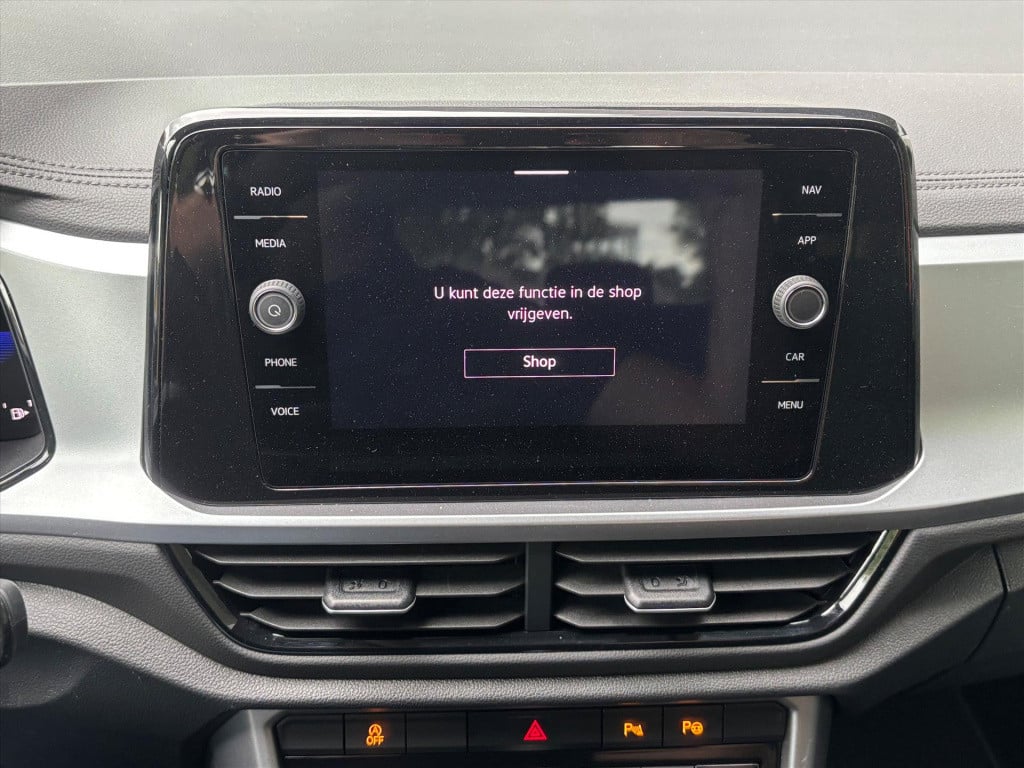 Volkswagen T-roc 1.0 tsi 110pk life| carplay| autom inparkeren|led| rijklaa