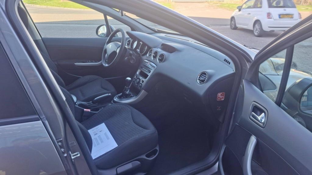 Peugeot 308 SW 1.6 VTI XS SW station bj:2009 airco lm-velgen apk 2027