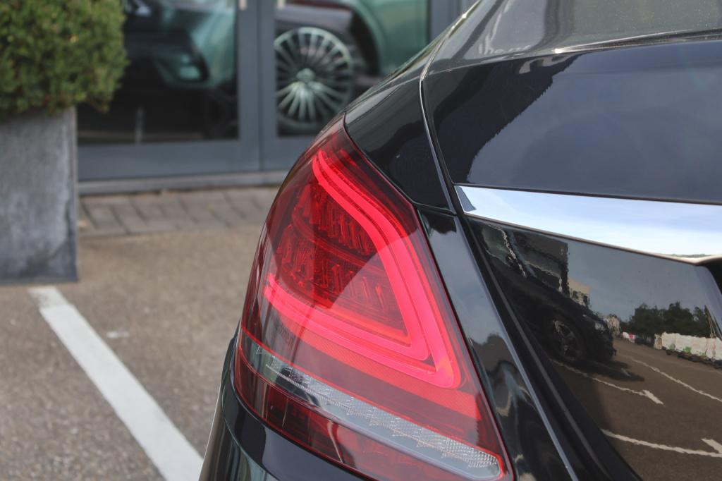 Mercedes-Benz C-Klasse 180 business solution amg i trekhaak i camera i stoe