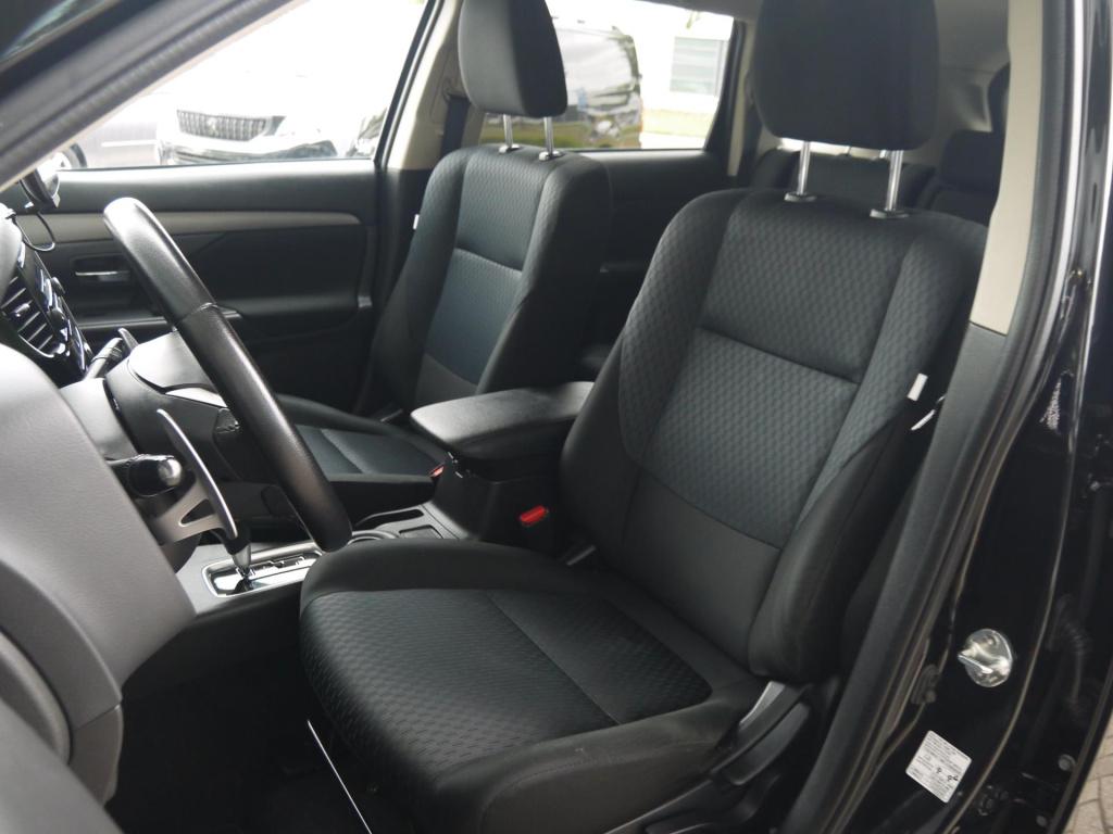 Mitsubishi Outlander 2.0 intense automaat|trekhaak|rijklaar