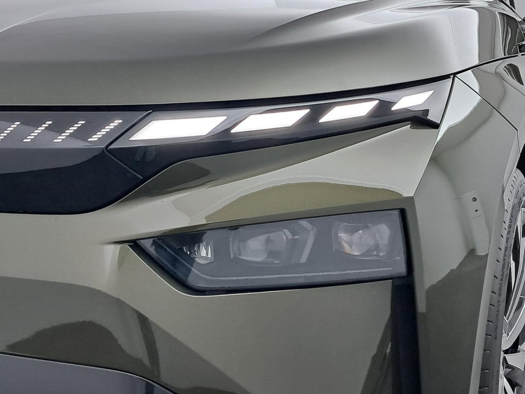 Skoda Enyaq Iv sportline elektromotor 210 kw / 286 pk suv elektri