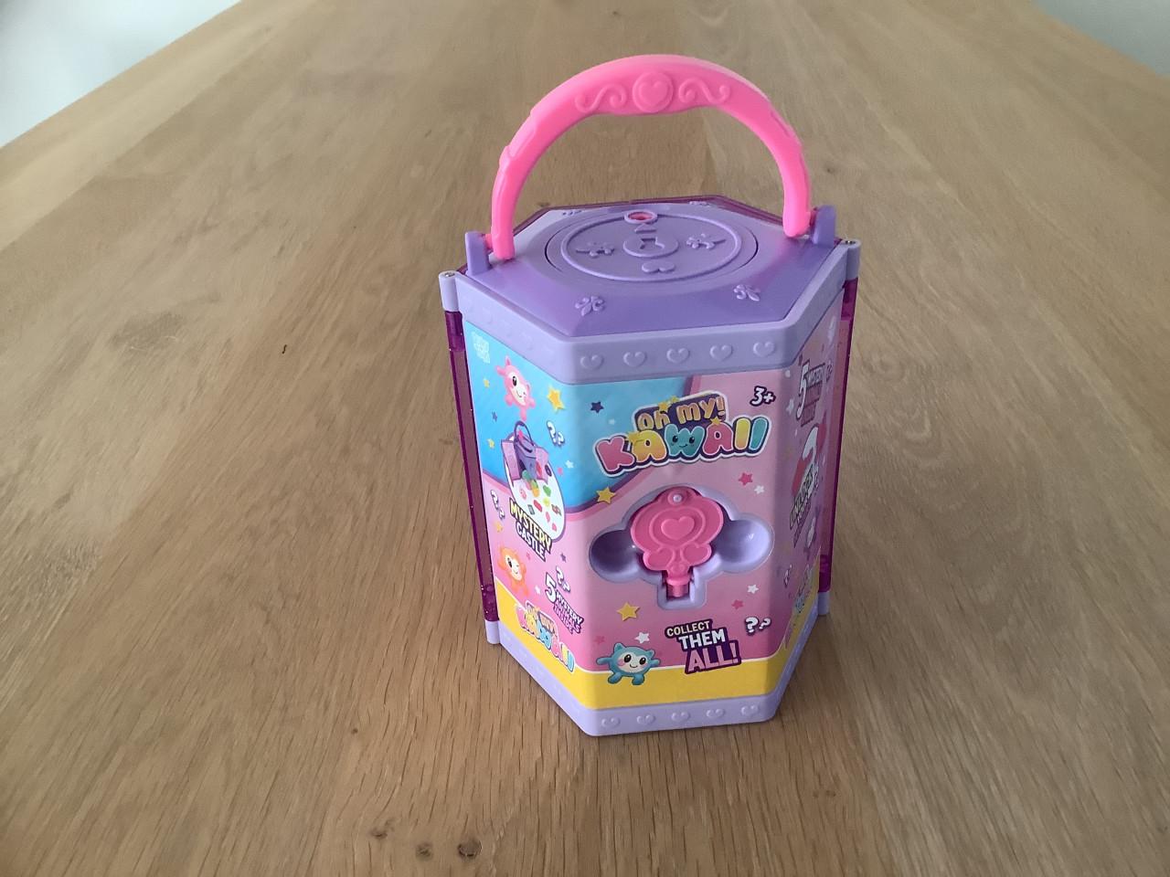 Oh my Kawaii - Verrassingsdoos met sleutels om de deurtjes te openen