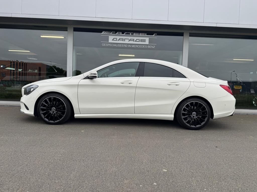 Mercedes-Benz Cla 200 urban automaat , apple-carplay , achteruitrijcamera ,