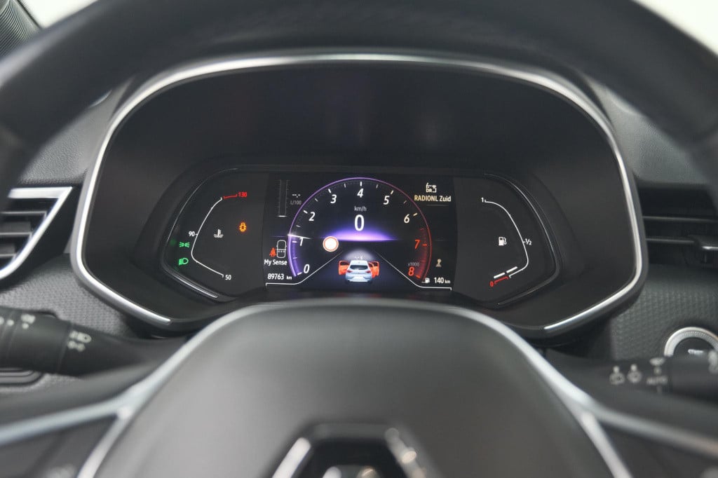 Renault Clio tce 100 intens | parkeersensoren | apple carplay | climate con