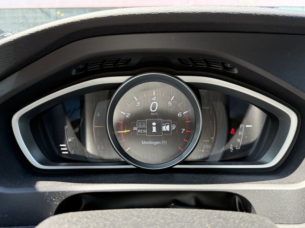 Volvo V40 t3 153pk aut6 polar+ sport| panodak| camera| h&k sound| trekhaak