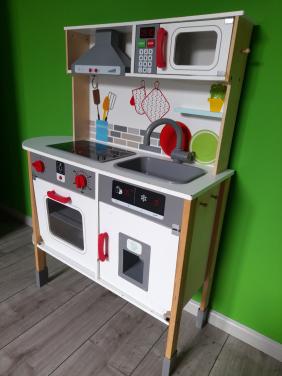 Speel keukentje opknappertje, gratis af te halen.