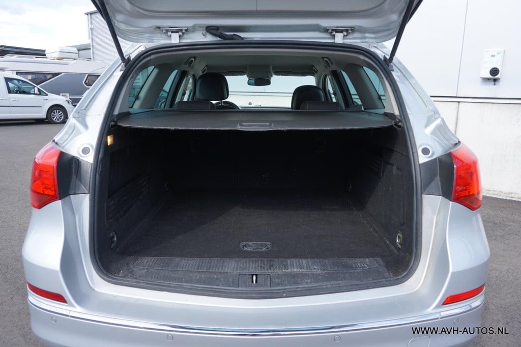 Opel Astra sports tourer 1.6 cdti business +