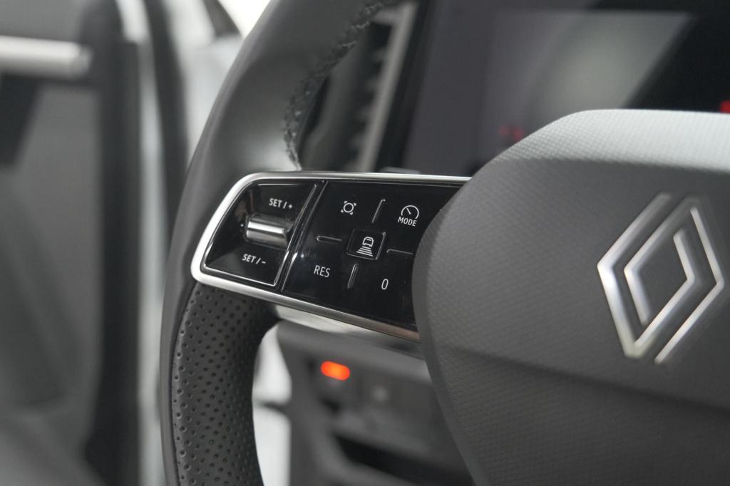 Renault Austral 1.2 e-tech full hybrid 200 techno | 360 camera | panoramada