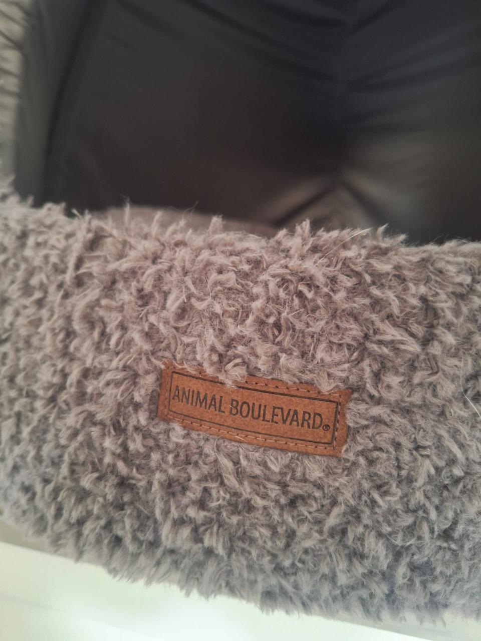 Nieuwe , leuke kattenmand