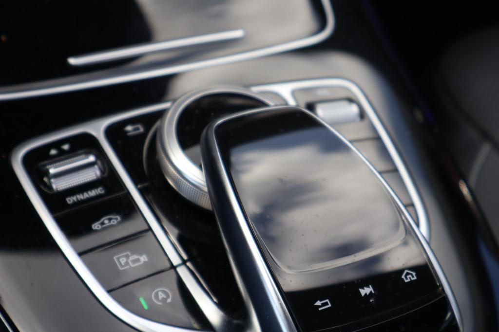 Mercedes-Benz E-Klasse 200 exclusive l airmatic luchtvering l panoramadak l