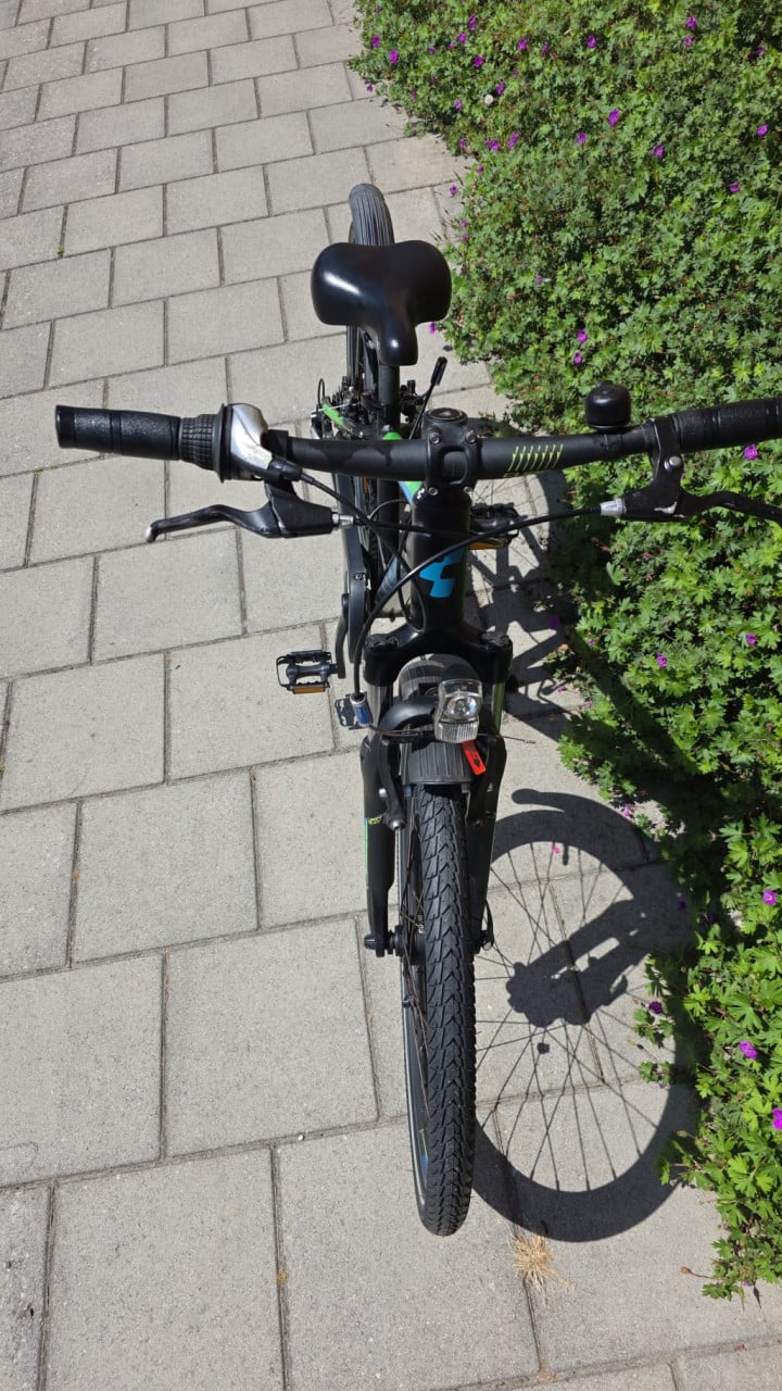 CUBE | 240 | 24 INCH | FRAME 32 CM | NETTE STAAT!