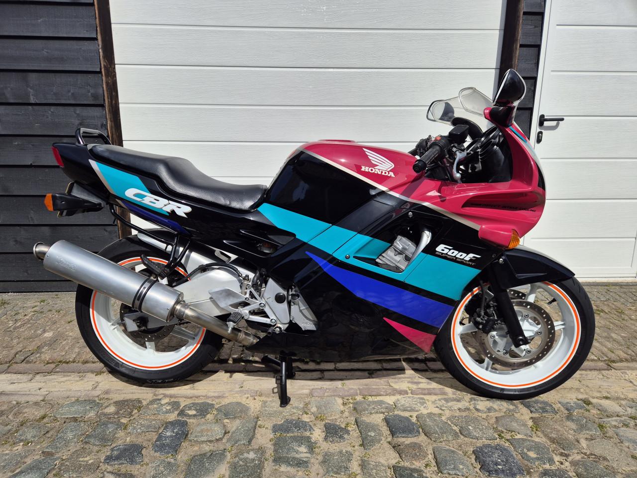 1991 Honda cbr 600 f2 (onderhoudsvrij)