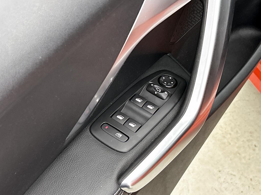 Peugeot 208 110 pk allure | rijklaar | panoramadak | lederen bekleding! | a