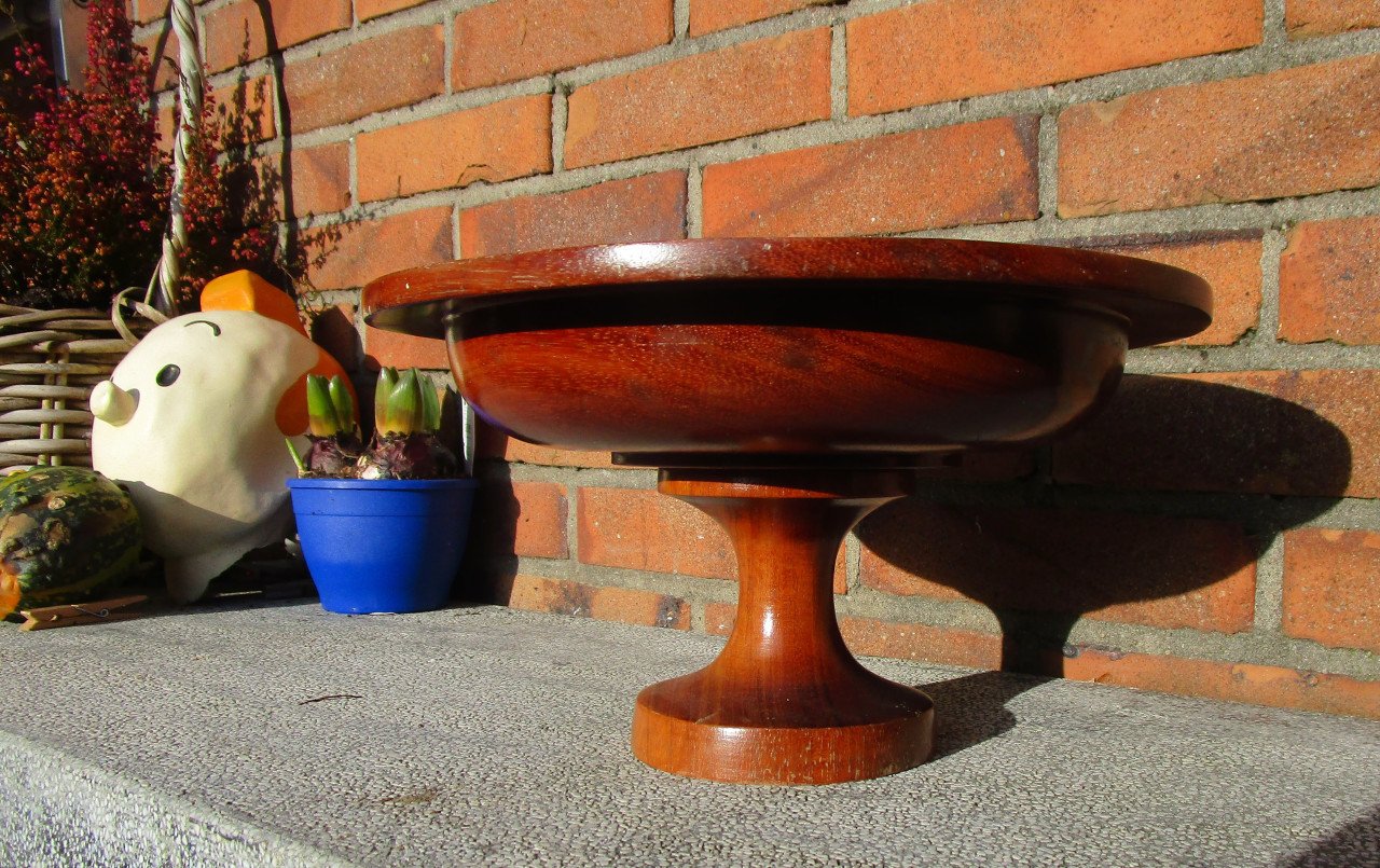 Ronde houten fruitschaal.