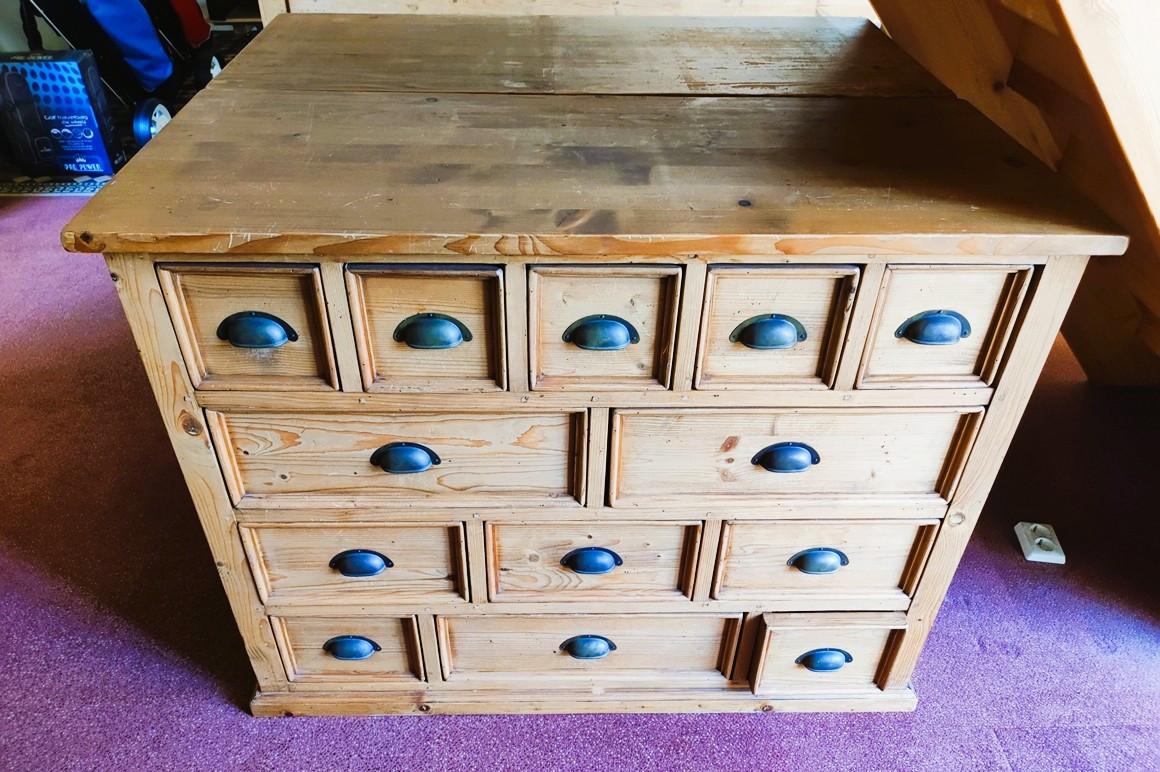 Grenen apothekerskast