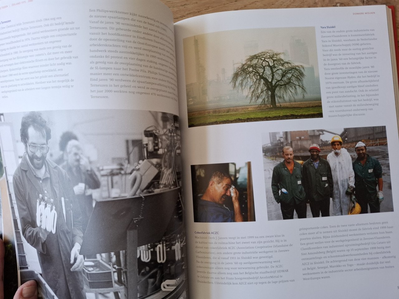 Roerige tieden, Zeeland, 1975 - 2000, door Wim van Gorsel