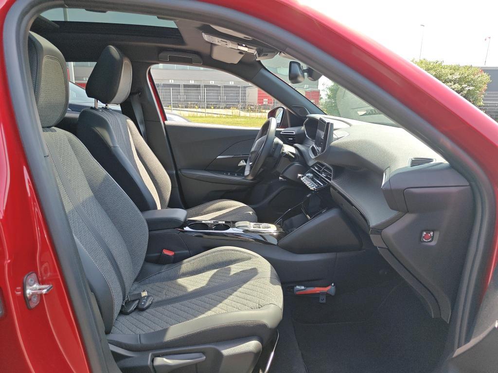 Peugeot E-2008 allure ev 54kwh 156pk grootste range 400km | uniek glazen sc
