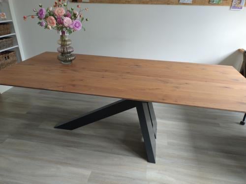 Zgan grote eetkamertafel, afmeting 100 x 220 cm