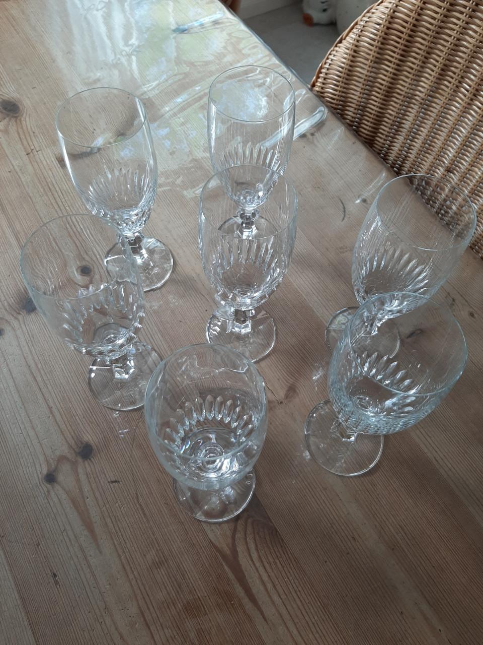 SCHOTT ZWIESEL - 7 KRISTALLEN  GESLEPEN - BIERGLAZEN OP VOET